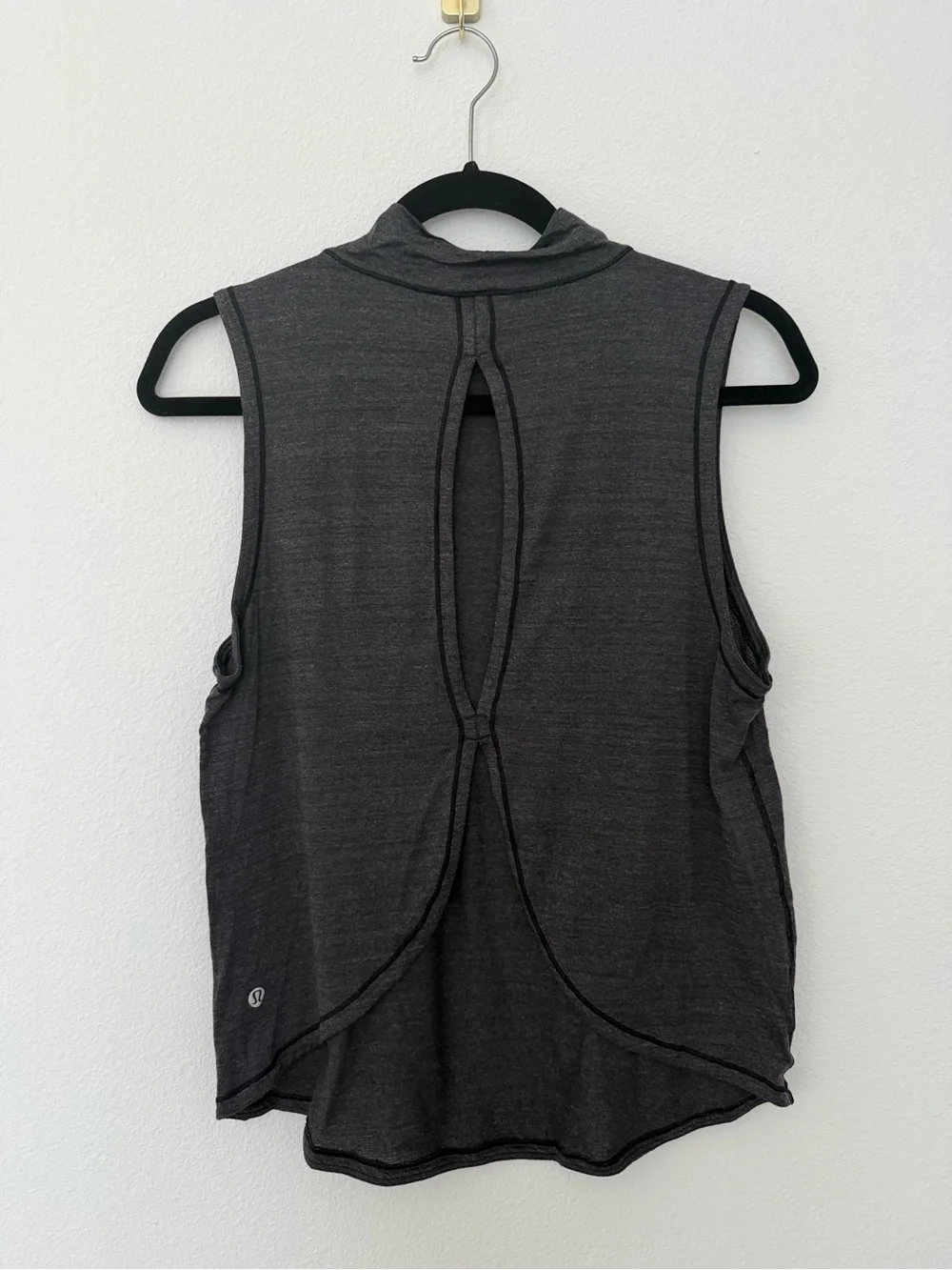 Lululemon Twist and Reach Tank Top - Charcoal